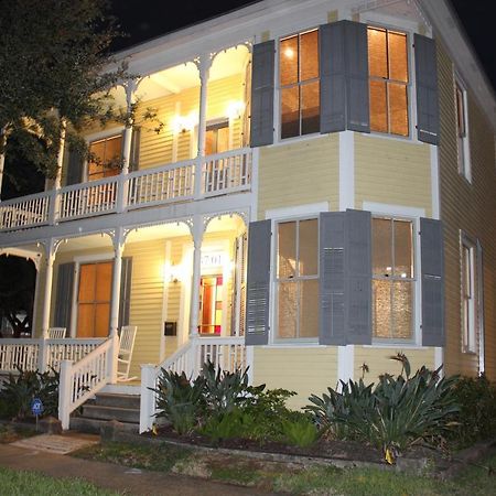 Historic 1899 Home For Summer Γκάλβεστον Εξωτερικό φωτογραφία